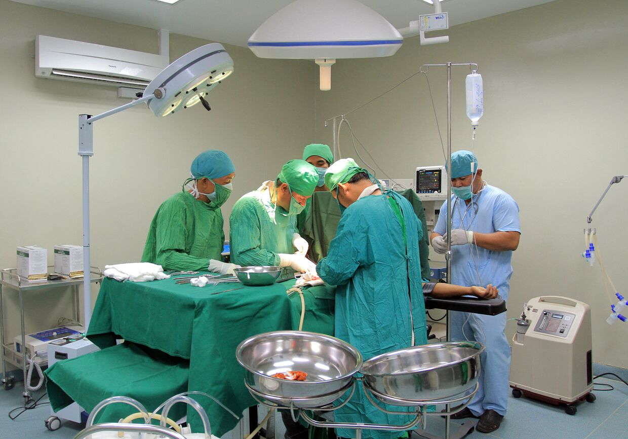 Хирургическая операция в больнице