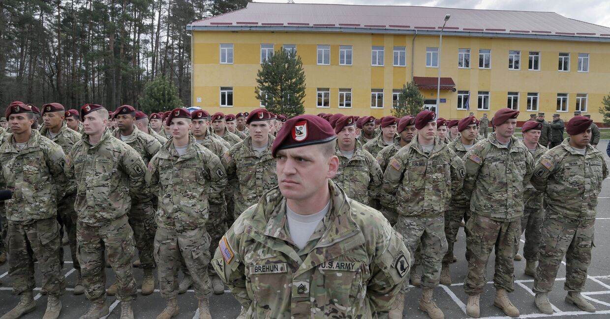 Американские военные на церемонии открытия учений Fearless Guardian - 2015 на Яворивском полигоне