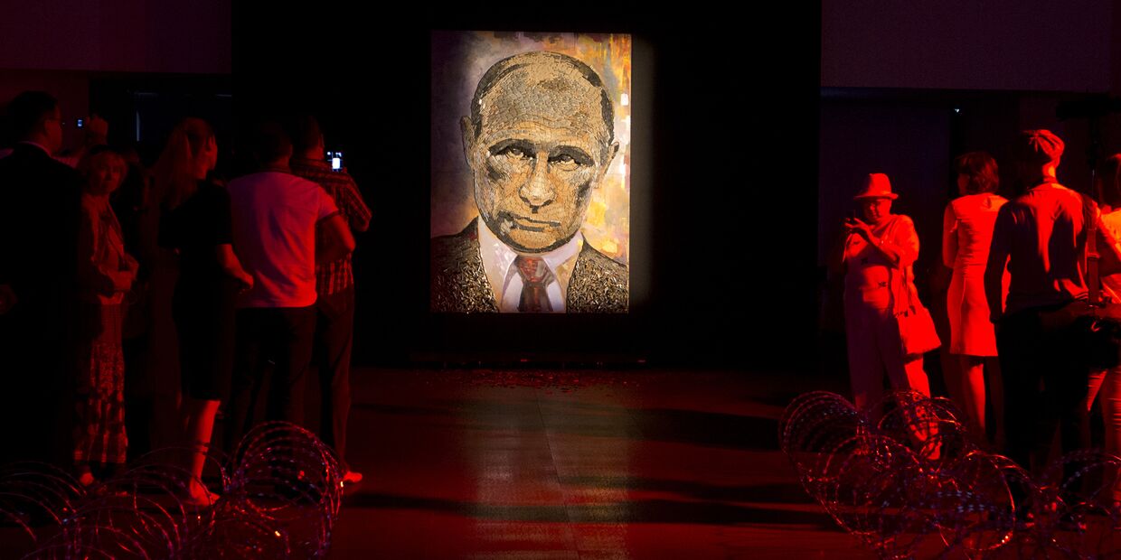 Портрет Владимира Путина в художественной галерее в Киеве