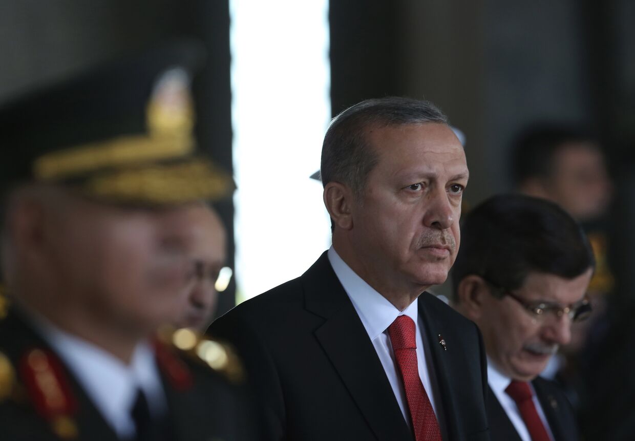 Президент Турции Реджеп Тайип Эрдоган на праздновании Дня победы в мавзолее Мустафы Кемаля Ататюрка 