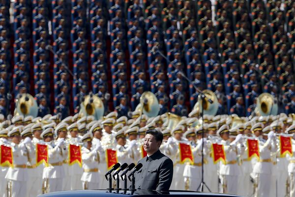 Председатель КНР во время Парада Победы на площади Тяньаньмэнь в Пекине