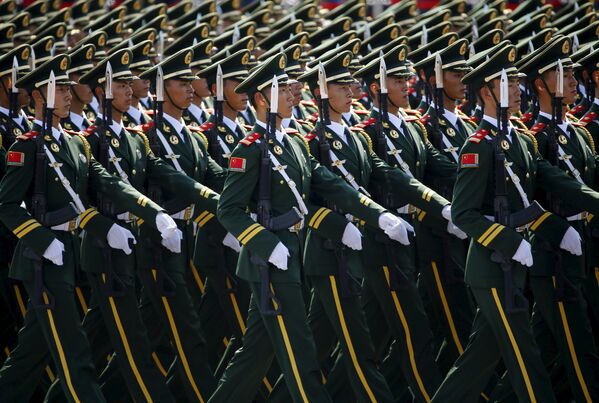 Военизированные полицейские отряды во время парада на площади Тяньаньмэнь в Пекине