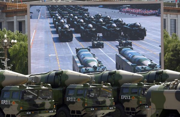 Ракеты DF-21D на параде в Пекине, посвященном победе в Японо-китайской войне Ракеты DF-21D на параде в Пекине, посвященном победе в Японо-китайской войне