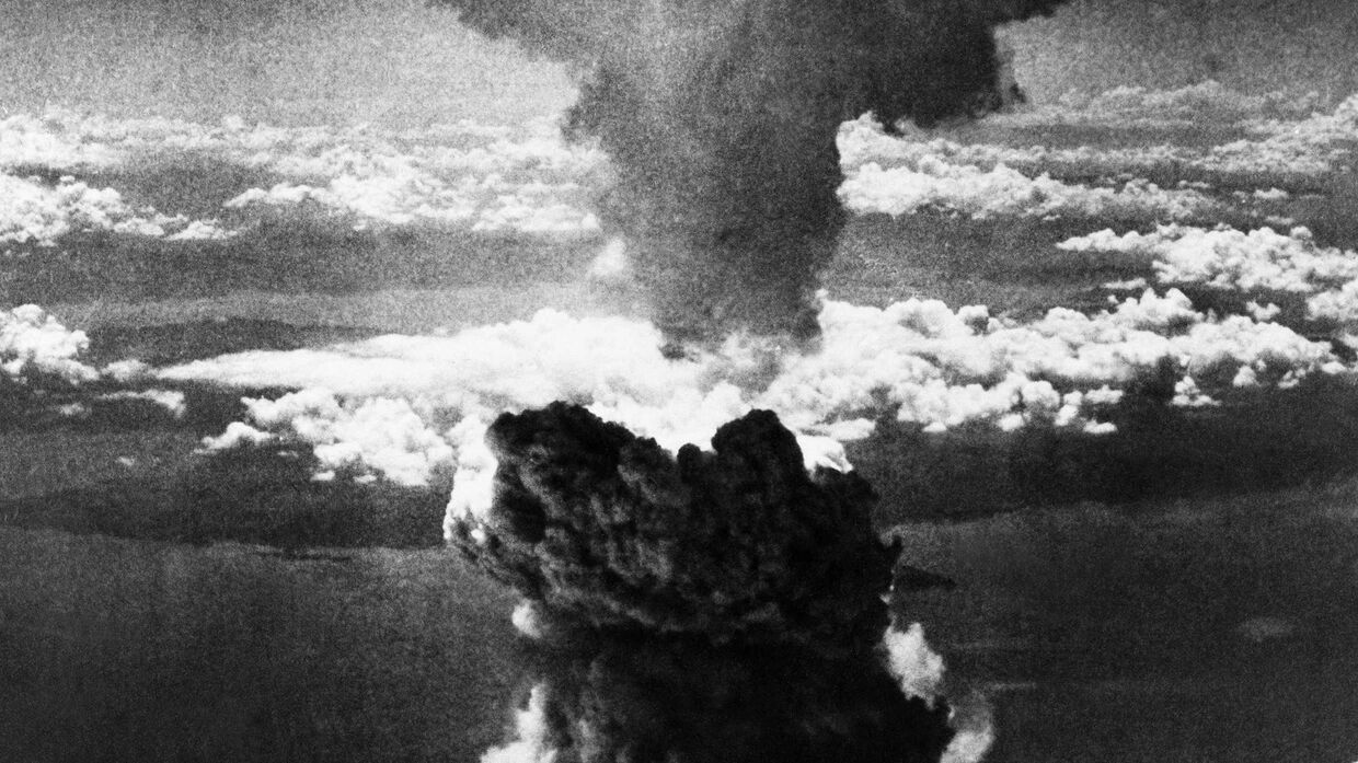 Ядерный гриб над Нагасаки 