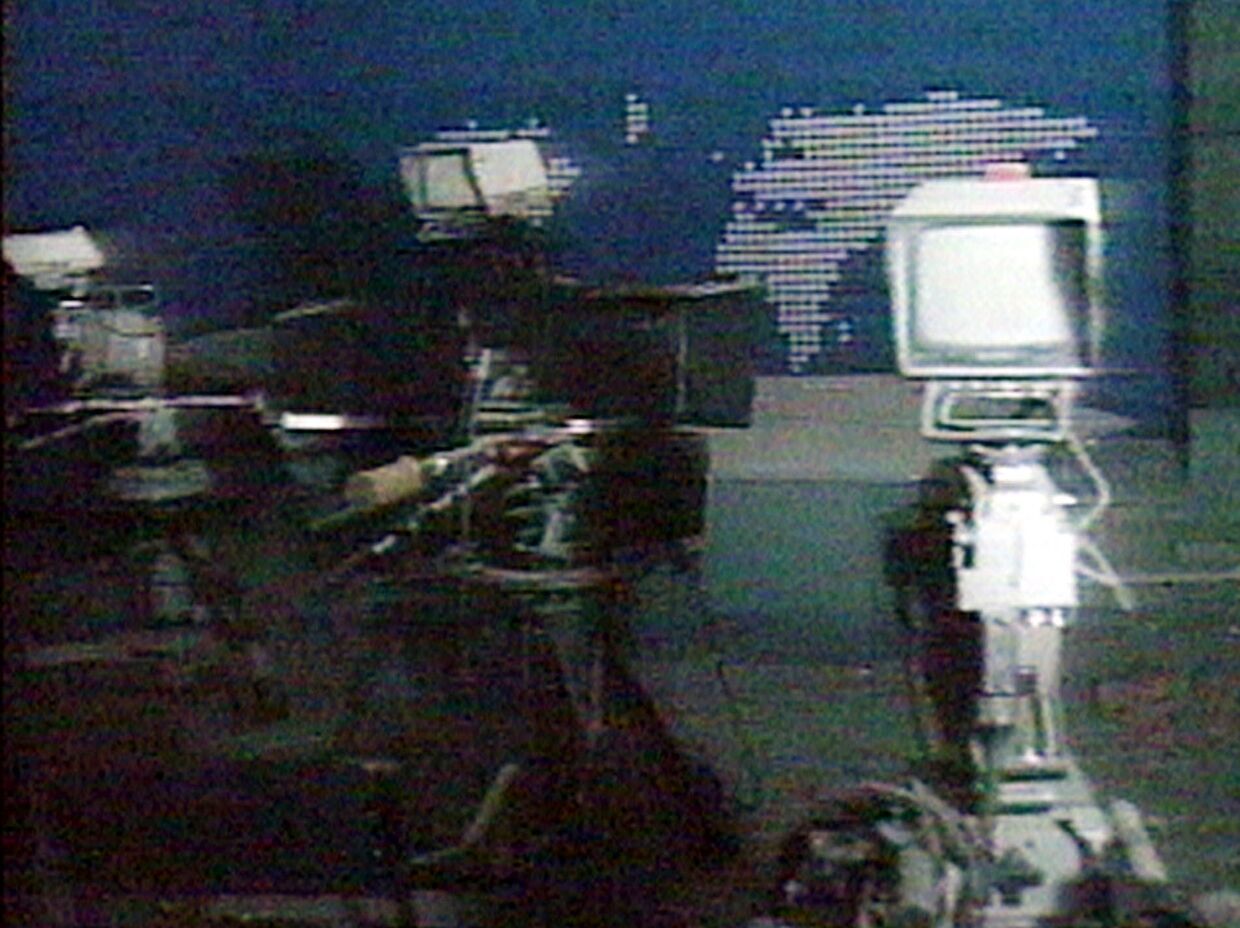 Государственный телевизионный центр в Белграде после авиаудара НАТО
