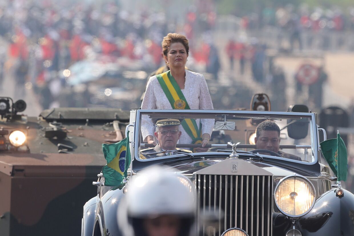 Президент Дилма Русеф во время празднования Дня независимости Бразилии