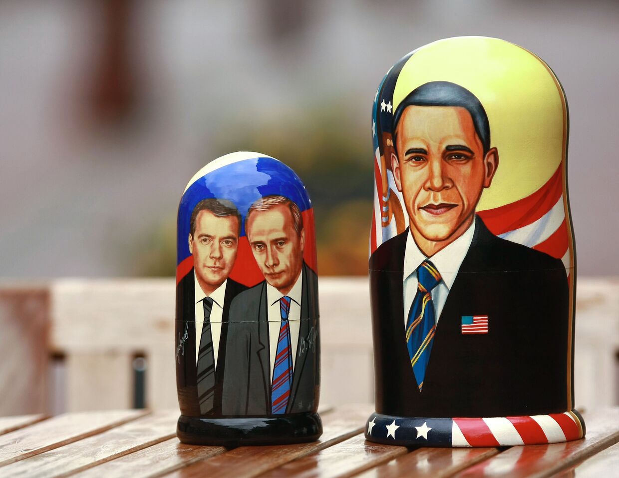 Матрешки с изображением Барака Обамы, Дмитрия Медведева и Владимира Путина