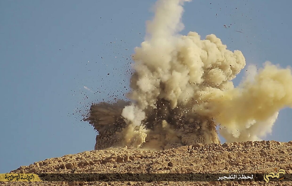 Боевики Исламского государства взрывают мавзолеи в Пальмире