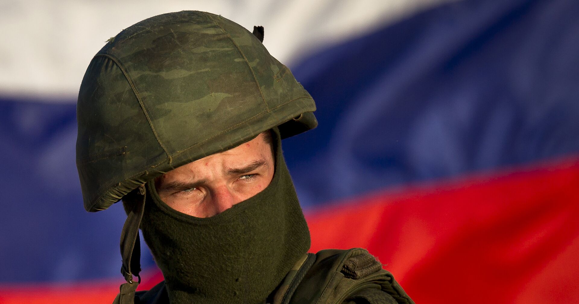 Российский солдат на украинской военной базе в Перевальном, Крым, 15 марта 2014 года - ИноСМИ, 1920, 08.09.2021