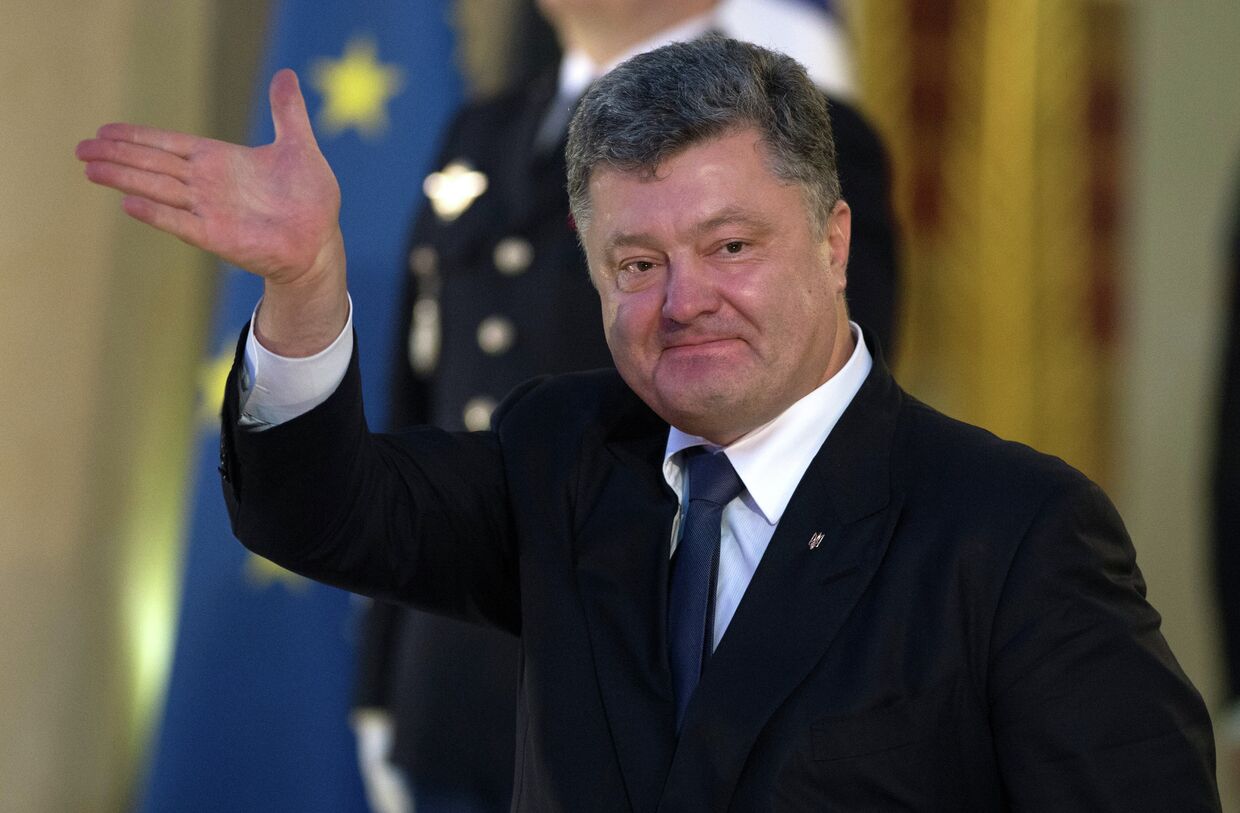 Президент Украины Петр Порошенко после окончания встречи лидеров Нормандской четверки в Париже