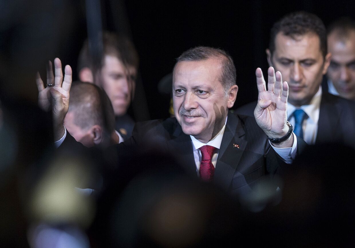 Президент Турции Реджеп Тайип Эрдоган во время визита во Францию