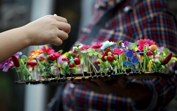 Сила цветов: новая мода на улицах Пекина