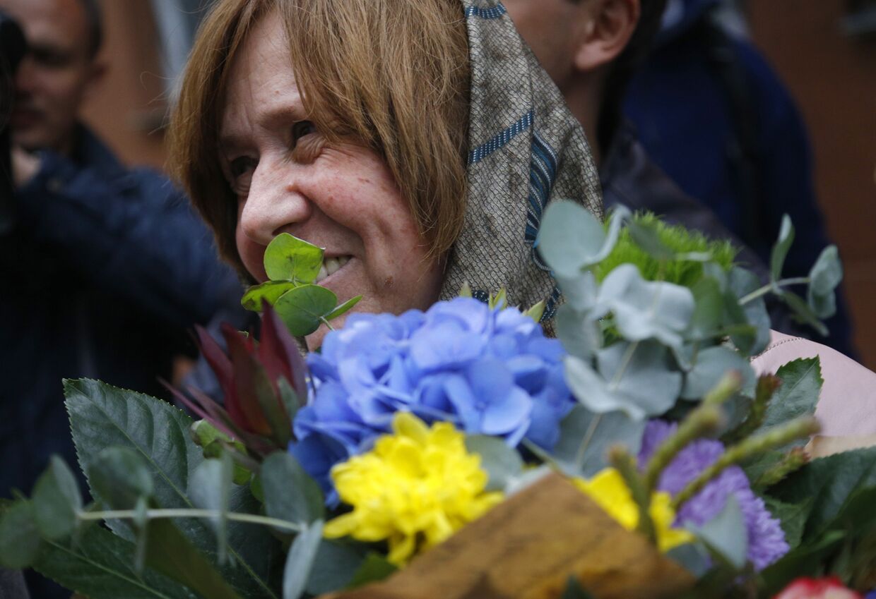 Лауреат Нобелевской премии по литературе, белорусская писательница Светлана Алексиевич