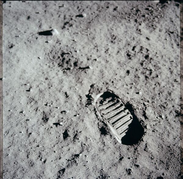 Миссия «Аполлона-11»