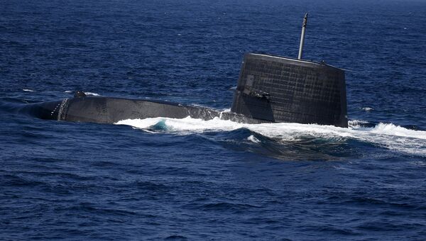 Подводная лодка типа «Удзусио» во время смотра флота в бухте Сагами