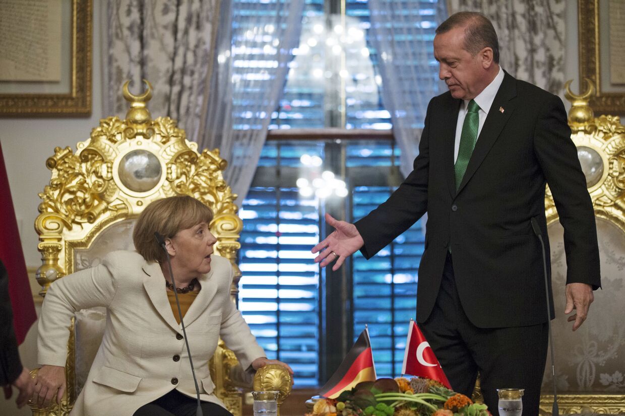 Канцлер ФРГ Ангела Меркель и президент Турции Реджеп Тайип Эрдоган во время встречи в Стамбуле