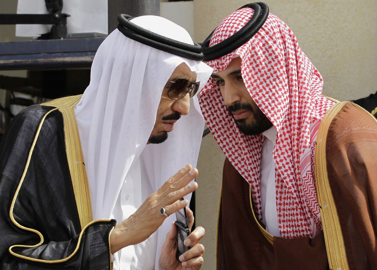 Наследный принц Салман ибн Абдул-Азиз Аль Сауд с сыном Мухаммадом ибн Салманом, 2012 год