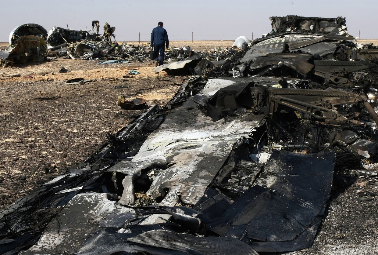 Обломки самолета Airbus A321 авиакомпании Когалымавиа