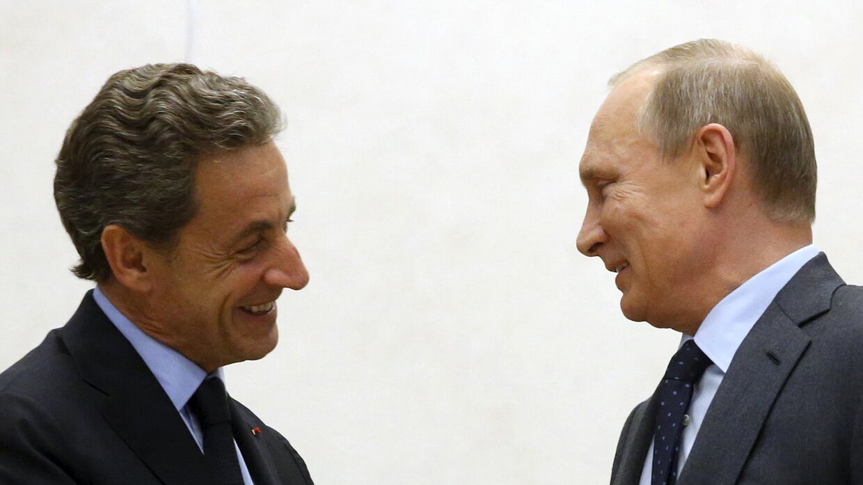 Владимира Путин и Николя Саркози во время встречи в резиденции Ново-Огарево