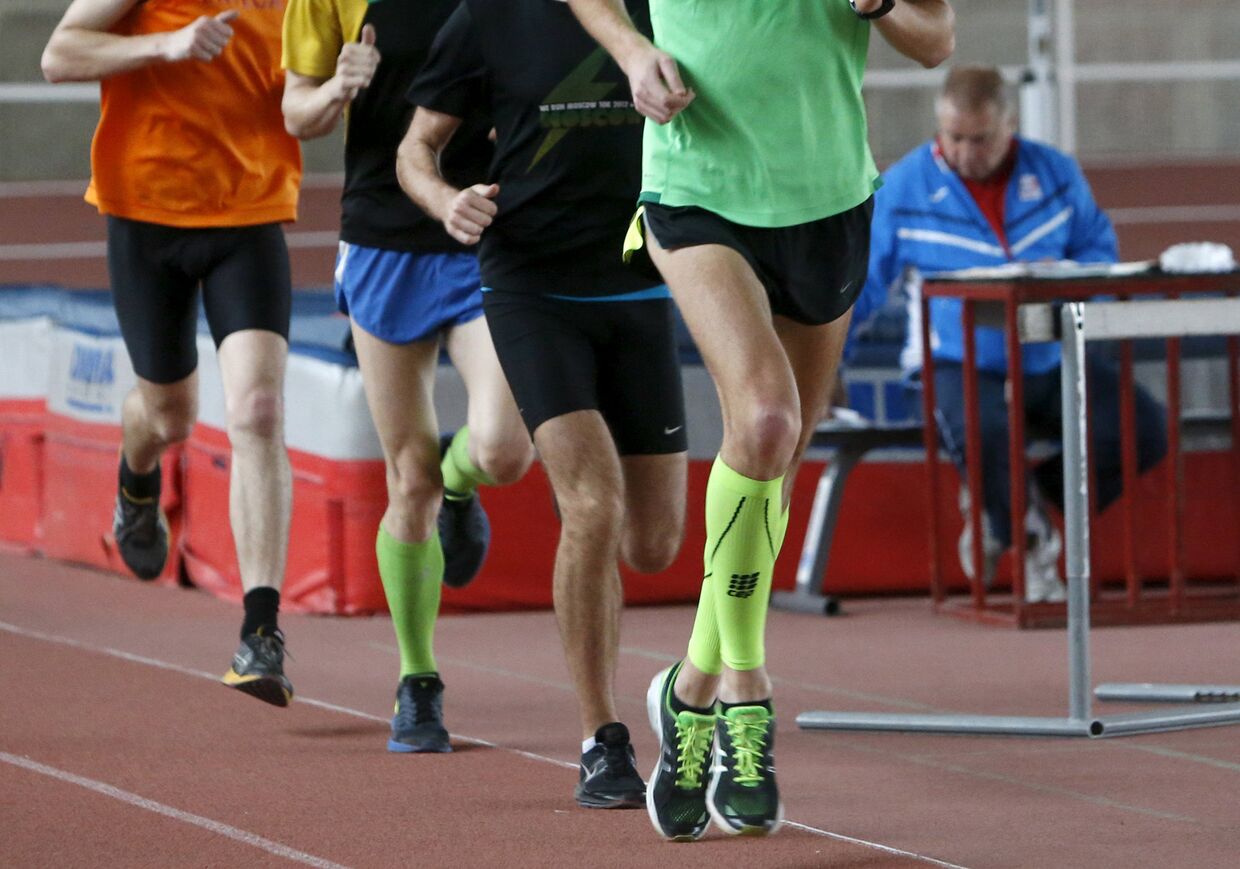 Спортсмены во время тренировки в Олимпийском центре в Москве