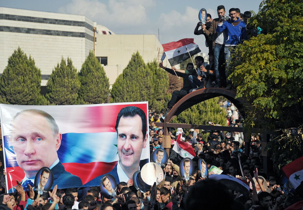 Митинг студентов университета Баас в поддержку действий российской авиации в Сирии
