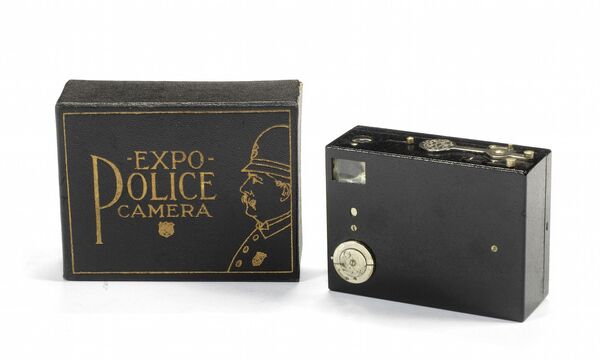Редкие камеры аукциона Bonhams: камера Expo Police