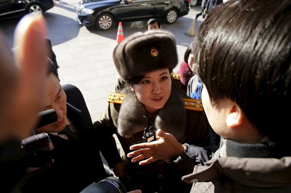 Девушка из ансамбля «Моранбон» из Северной Кореи