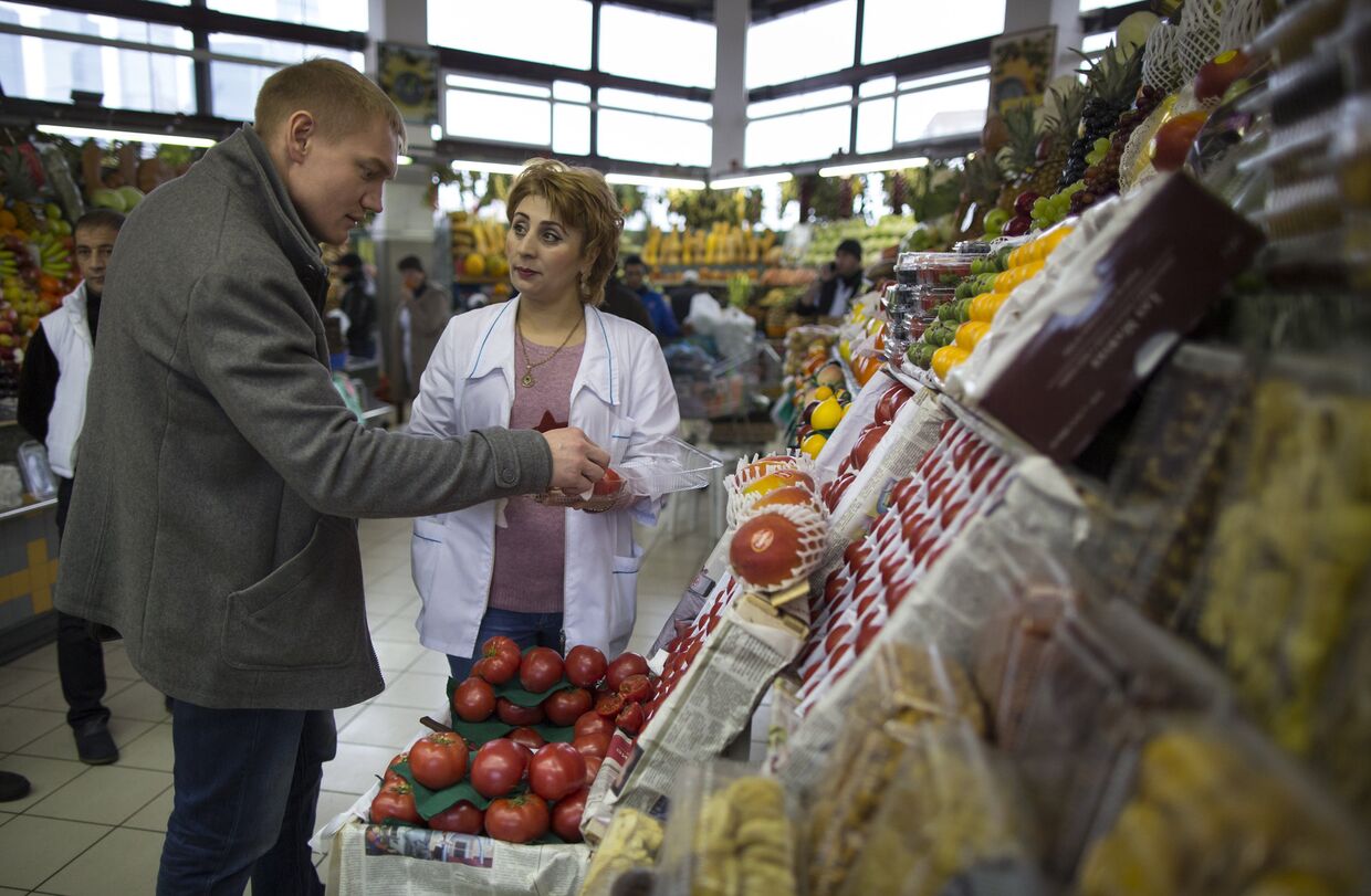 Томаты на Дорогомиловском рынке в Москве