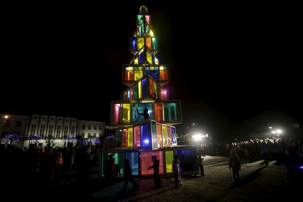 Рождественская елка в городе Раквере, Эстония