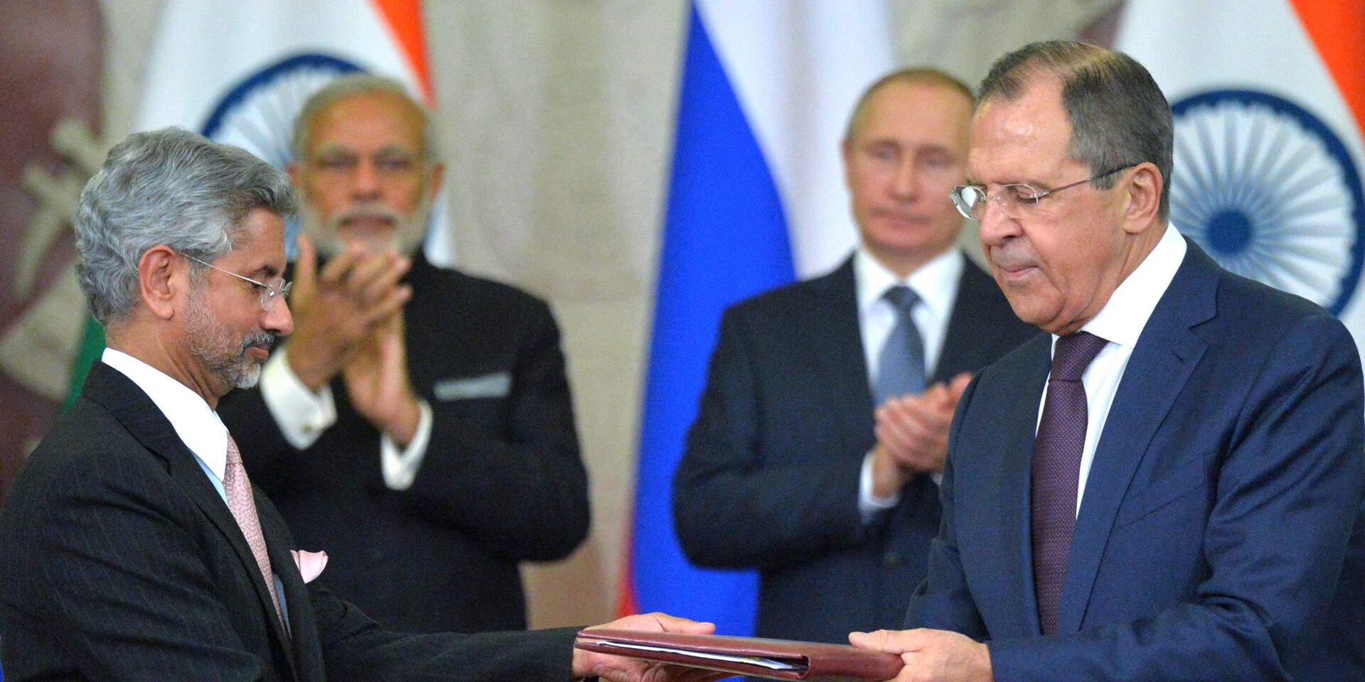 Встреча президента РФ В. Путина с премьер-министром Индии Н. Моди - ИноСМИ, 1920, 28.12.2023