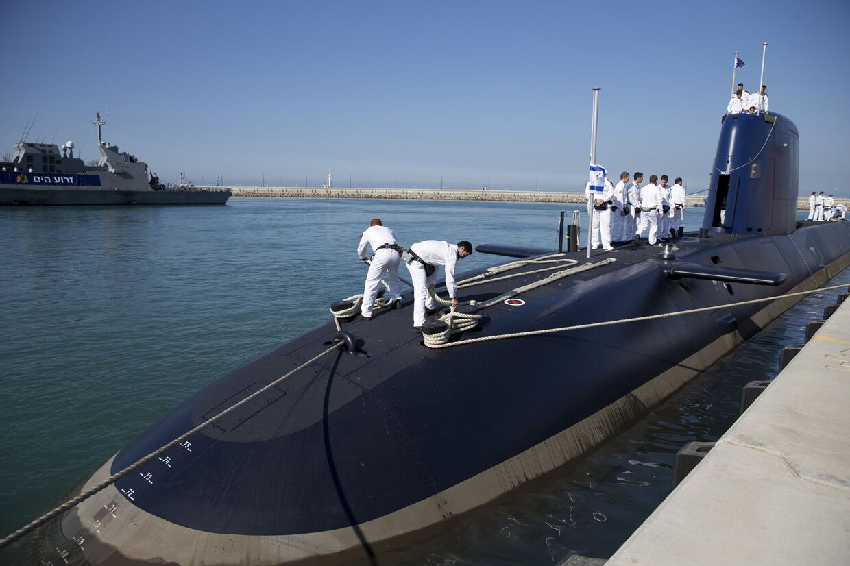 Подводная лодка АХИ «Рахав», прибывшая в порт Хайфы из Германии
