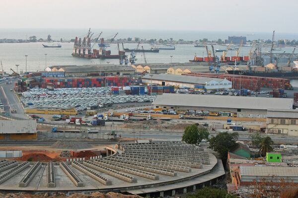 Вид на торговый порт города Луанда Вид на торговый порт города Луанда