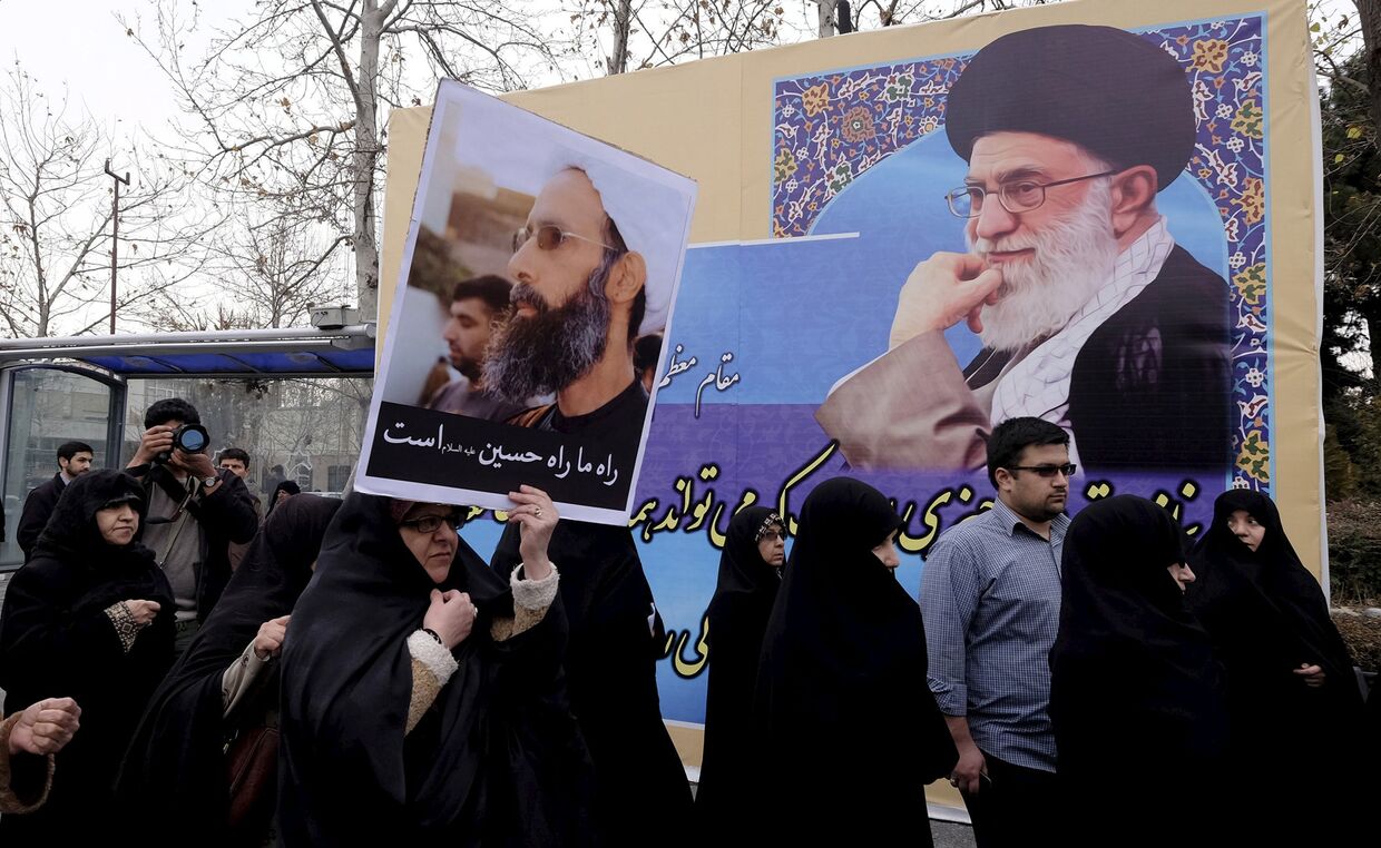 Протестующие против казни шиитского шейха Нимера Бахра Альнимера в Тегеране