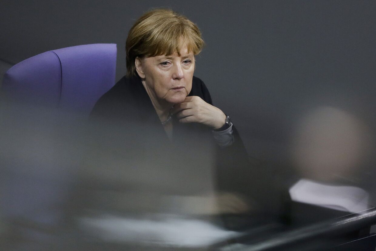 Канцлер ФРГ Ангела Меркель на заседании Бундестага, посвященном проблеме преступлений в Кельне