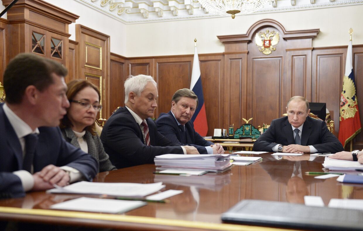 Президент России В.Путин провел экспертное совещание по экономическим вопросам
