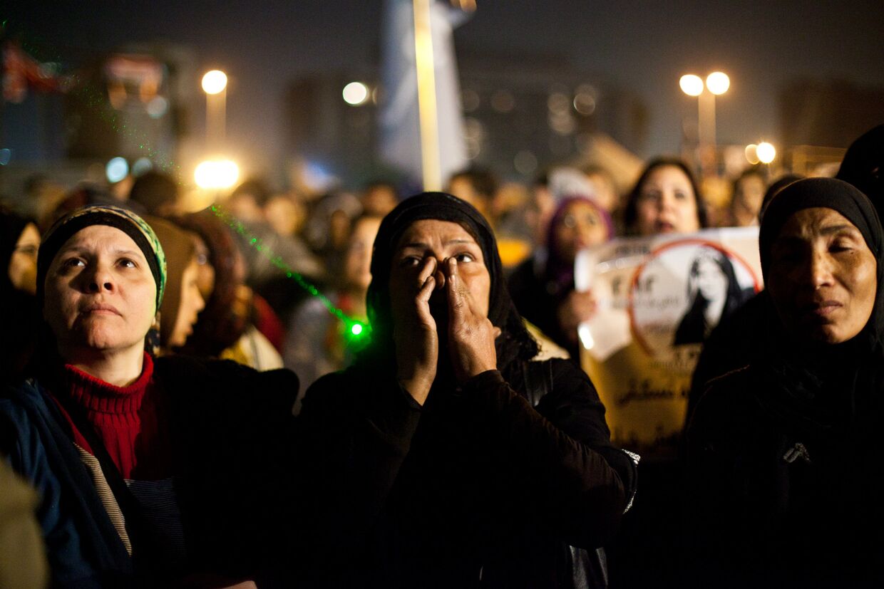 Женщины на митинге в Каире выступают против насилия