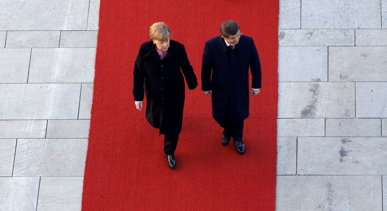 Встреча канцлера ФРГ Ангелы Меркель с премьер-министром Турции Ахметом Давутоглу в Берлине