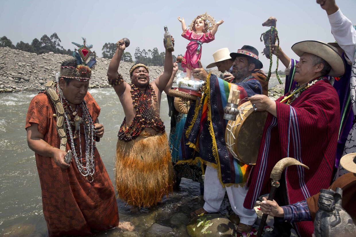 Ритуальные танцы шаманов в Лиме, Перу