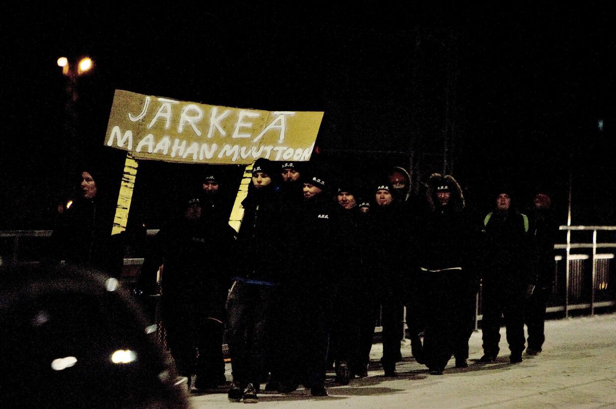 Демонстрация против мигрантов, при участии Солдатов Одина в Йоэнсуу, Финляндия