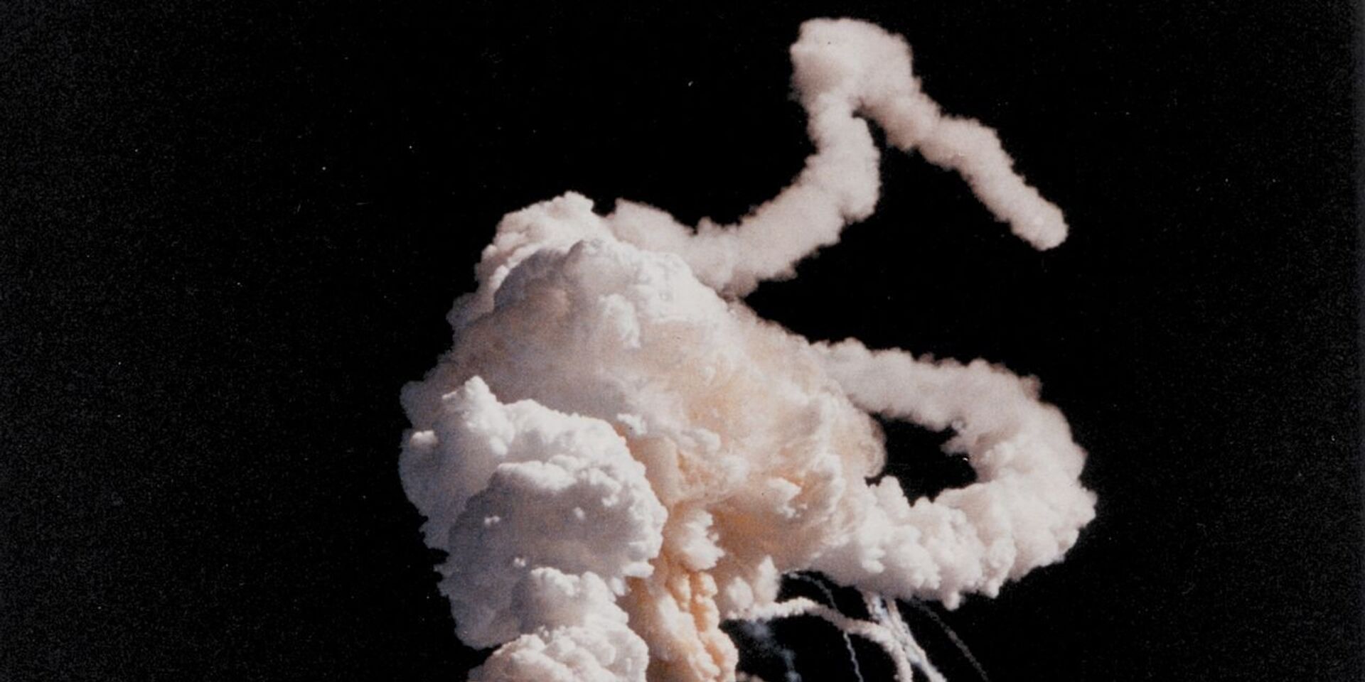 Космический челнок «Челленджер» взрывается вскоре после запуска 28 января 1986 года - ИноСМИ, 1920, 08.03.2023