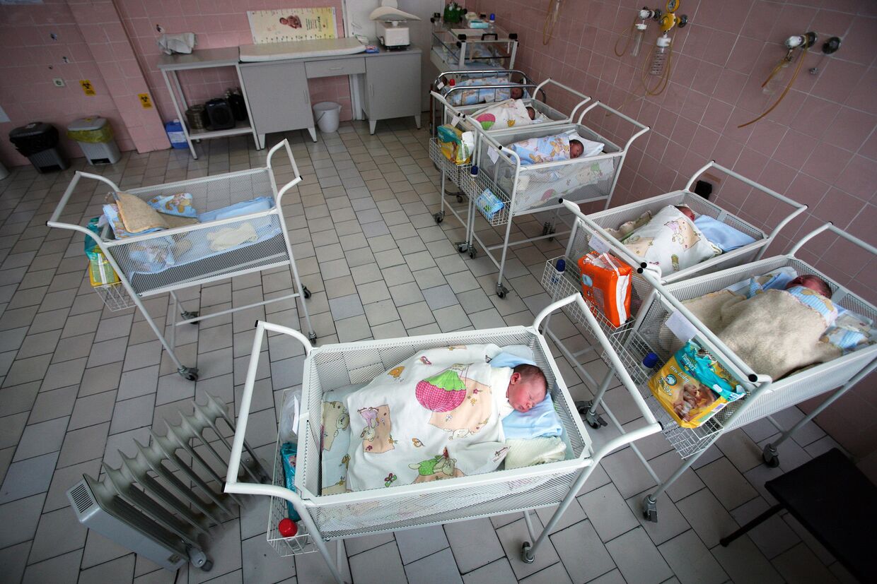 Новорожденные дети в больнице