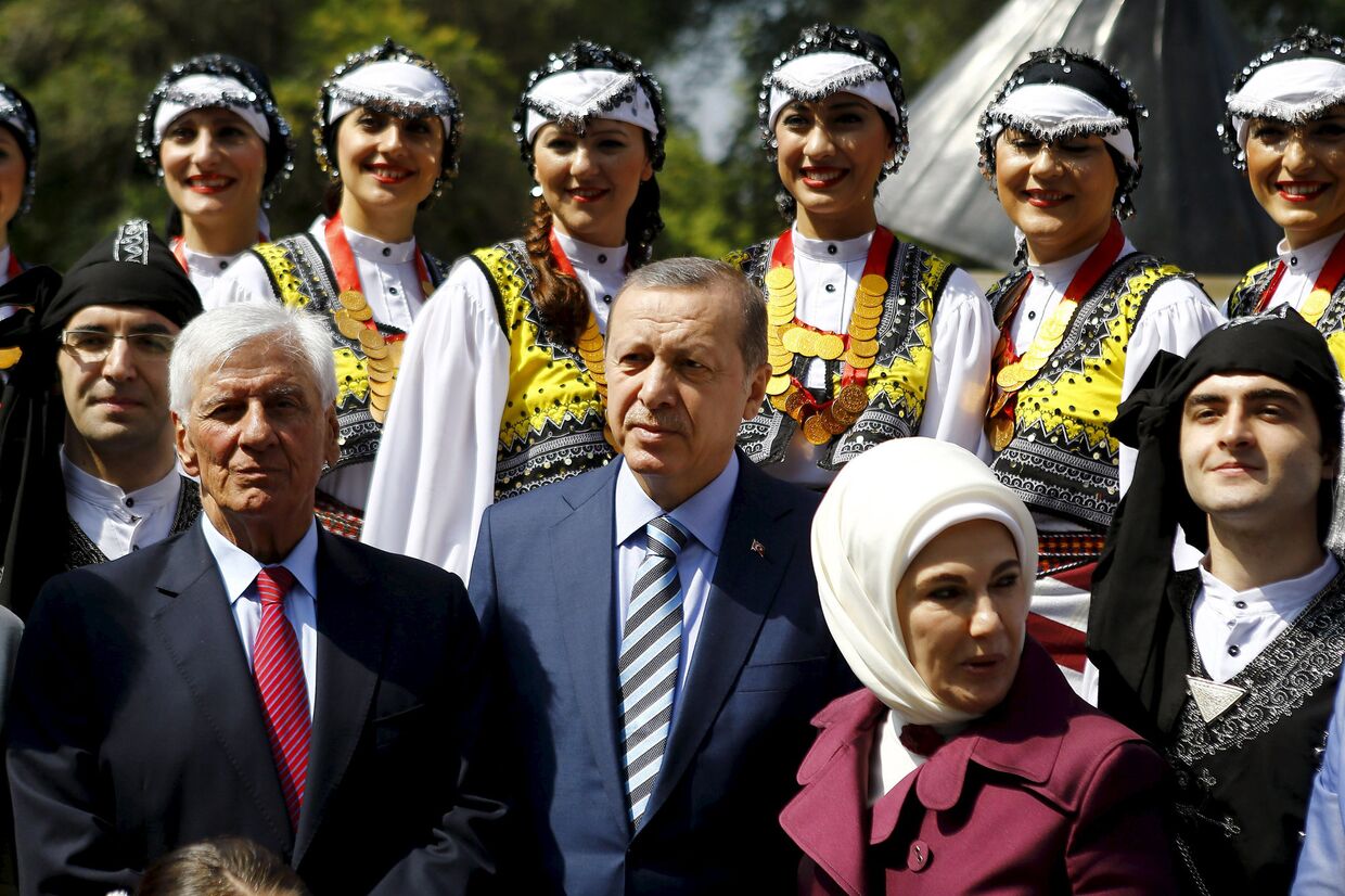 Президент Турции Реджеп Тайип Эрдоган и мэр города Витакура Рауль Торреальба во время встречи в Сантьяго, Чили