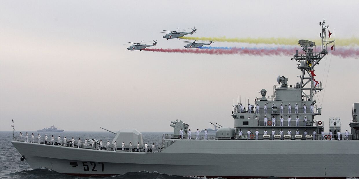 ВМФ КНР во время праздничных мероприятий, посвященных 60-й годовщиной основания КНР