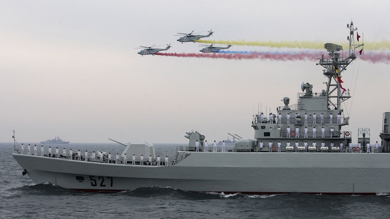 ВМФ КНР во время праздничных мероприятий, посвященных 60-й годовщиной основания КНР