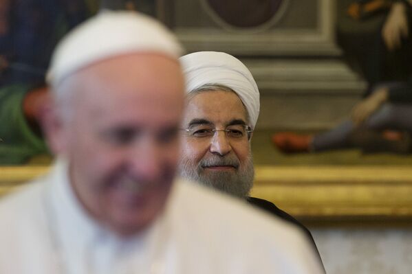 Папа Римский Франциск и президент Ирана Хасан Рухани в Ватикане