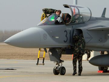 Самолет ВВС Швеции JAS 39 Gripen Самолет ВВС Швеции JAS 39 Gripen