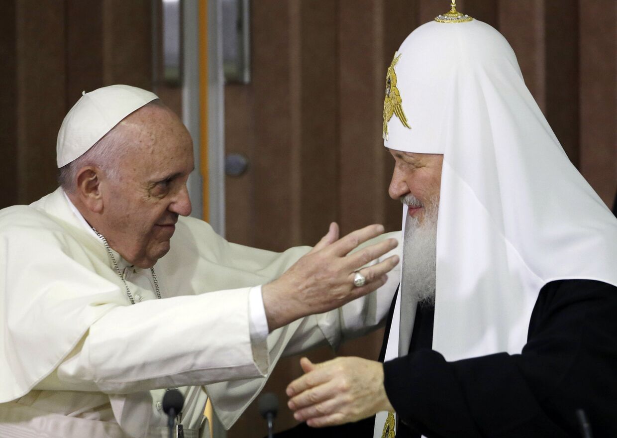 Патриарх Московский и всея Руси Кирилл и папа Римский Франциск во время встречи в Гаване