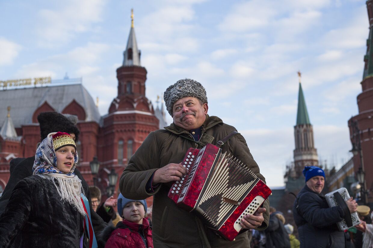 Традиционные русские гулянья на Красной площади в Москве