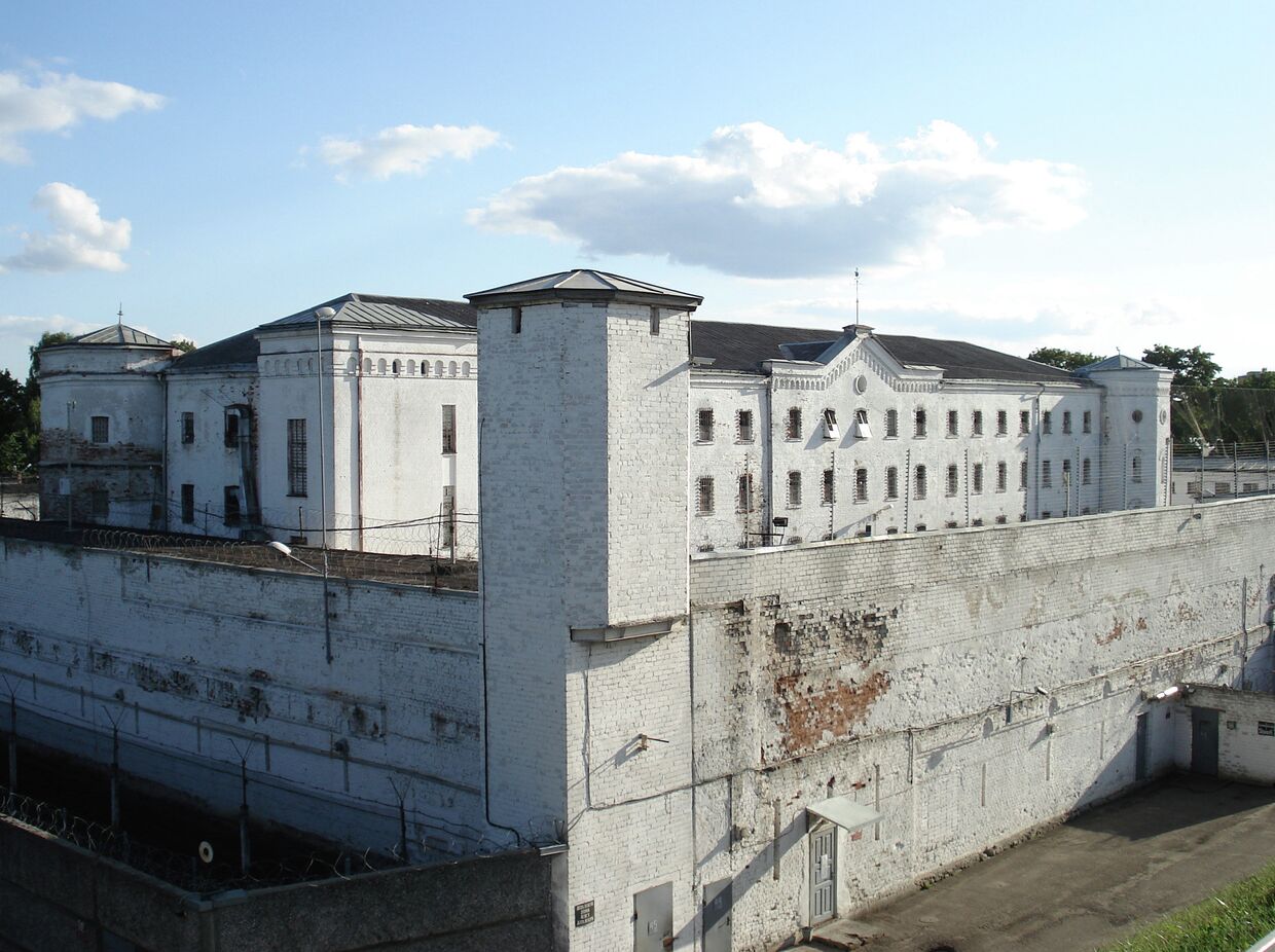Тюрьма «Белый лебедь» в Даугавпилсе, Латвия
