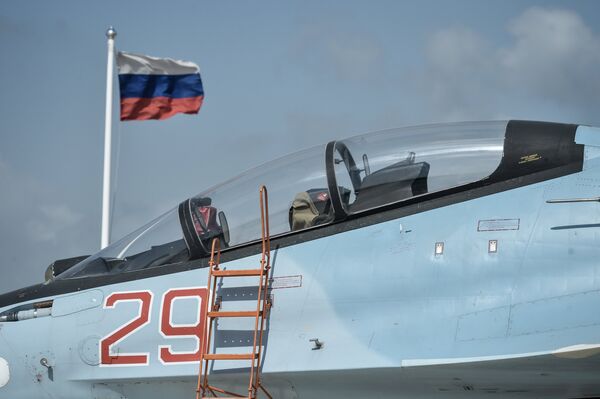 Истребитель Воздушно-космических сил РФ СУ-30 в Сирии Истребитель Воздушно-космических сил РФ СУ-30 в Сирии
